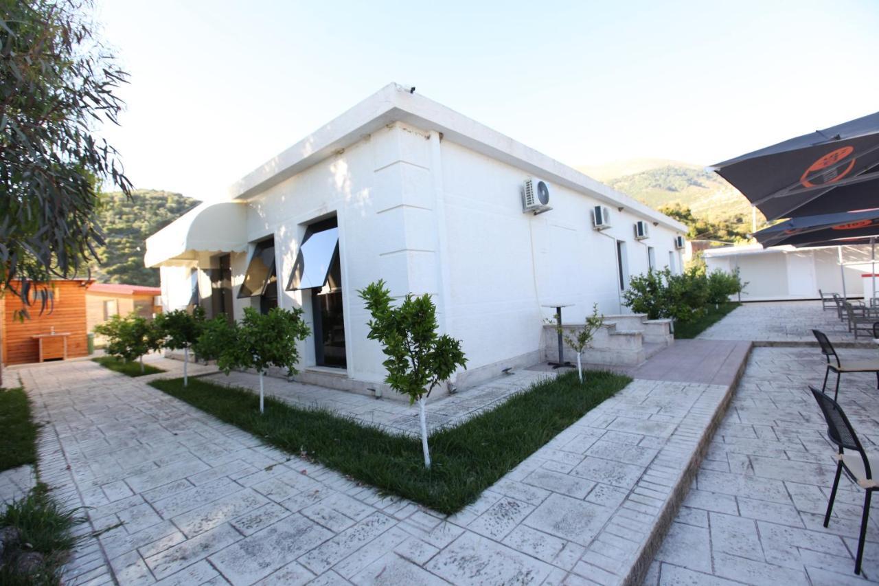Bunec Beach Resort Piqeras Extérieur photo