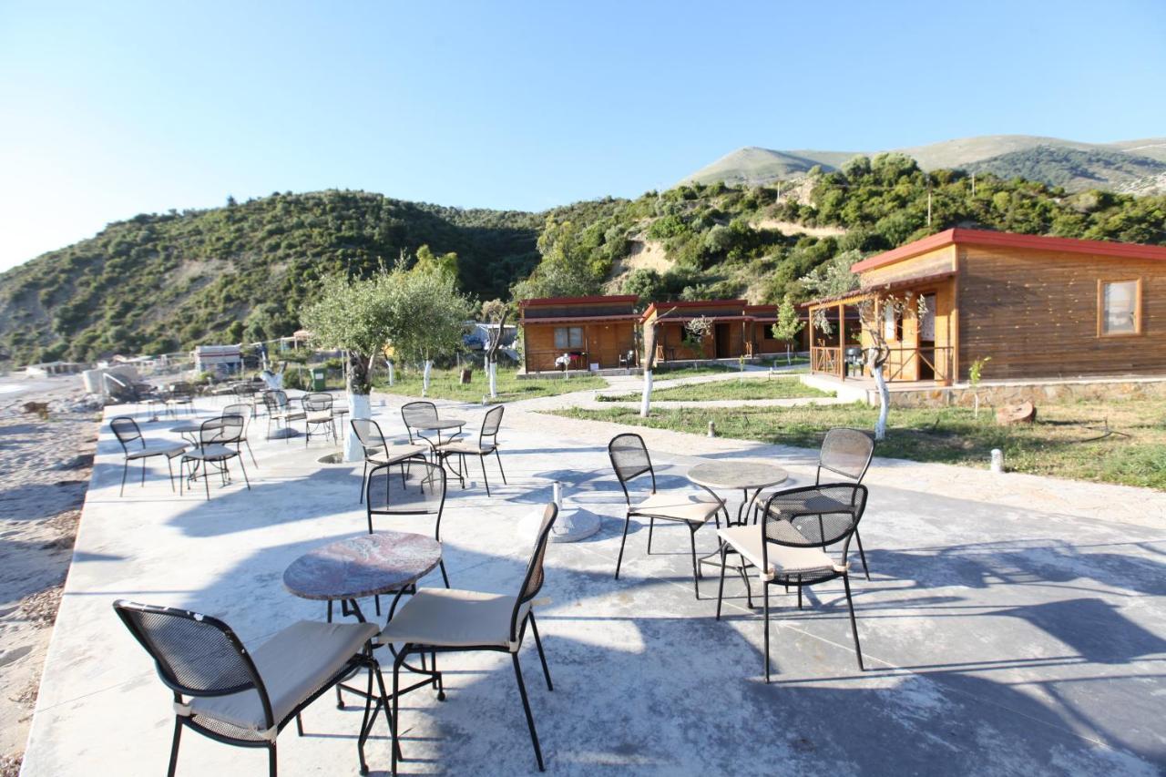Bunec Beach Resort Piqeras Extérieur photo