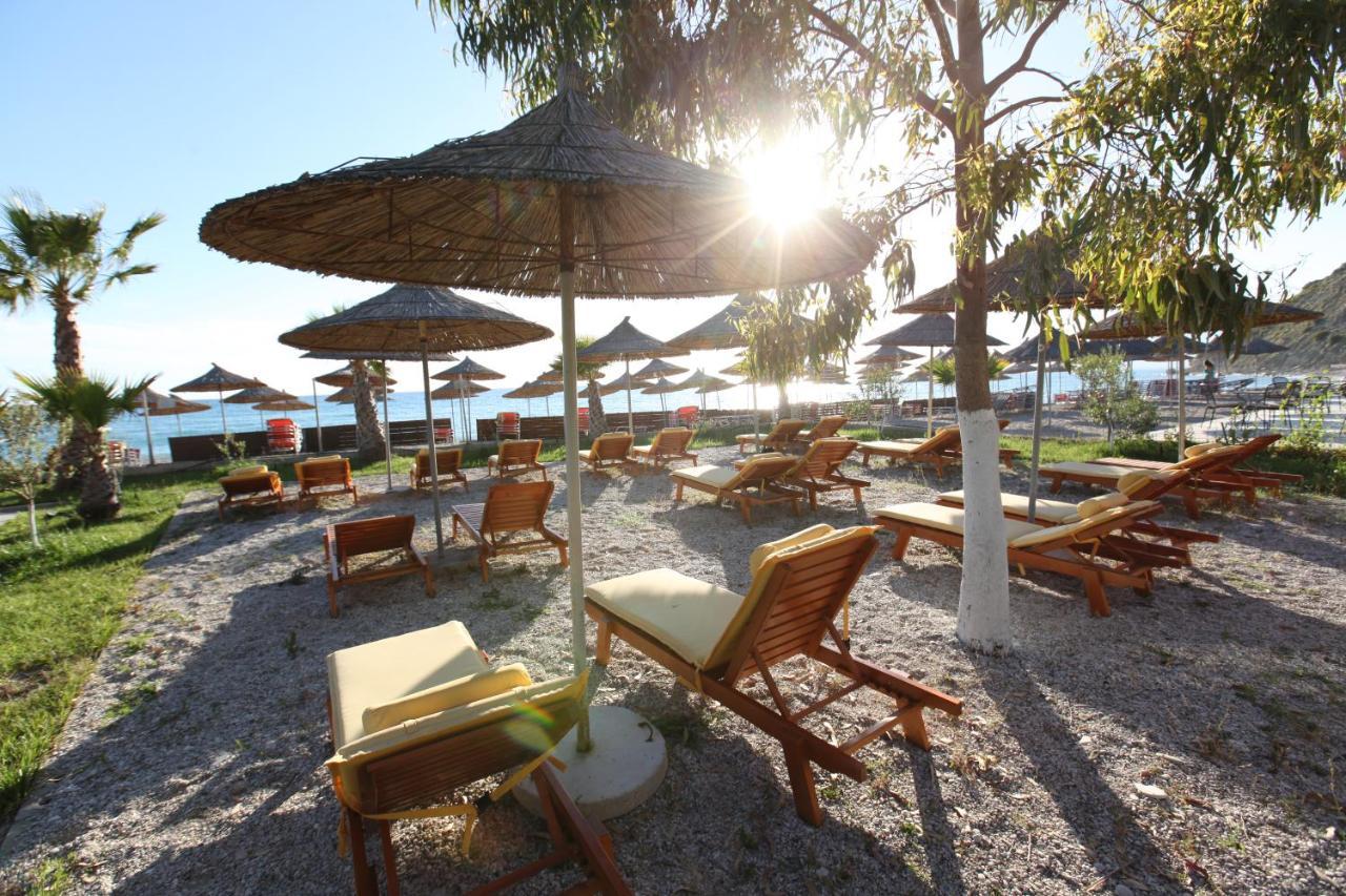 Bunec Beach Resort Piqeras Extérieur photo