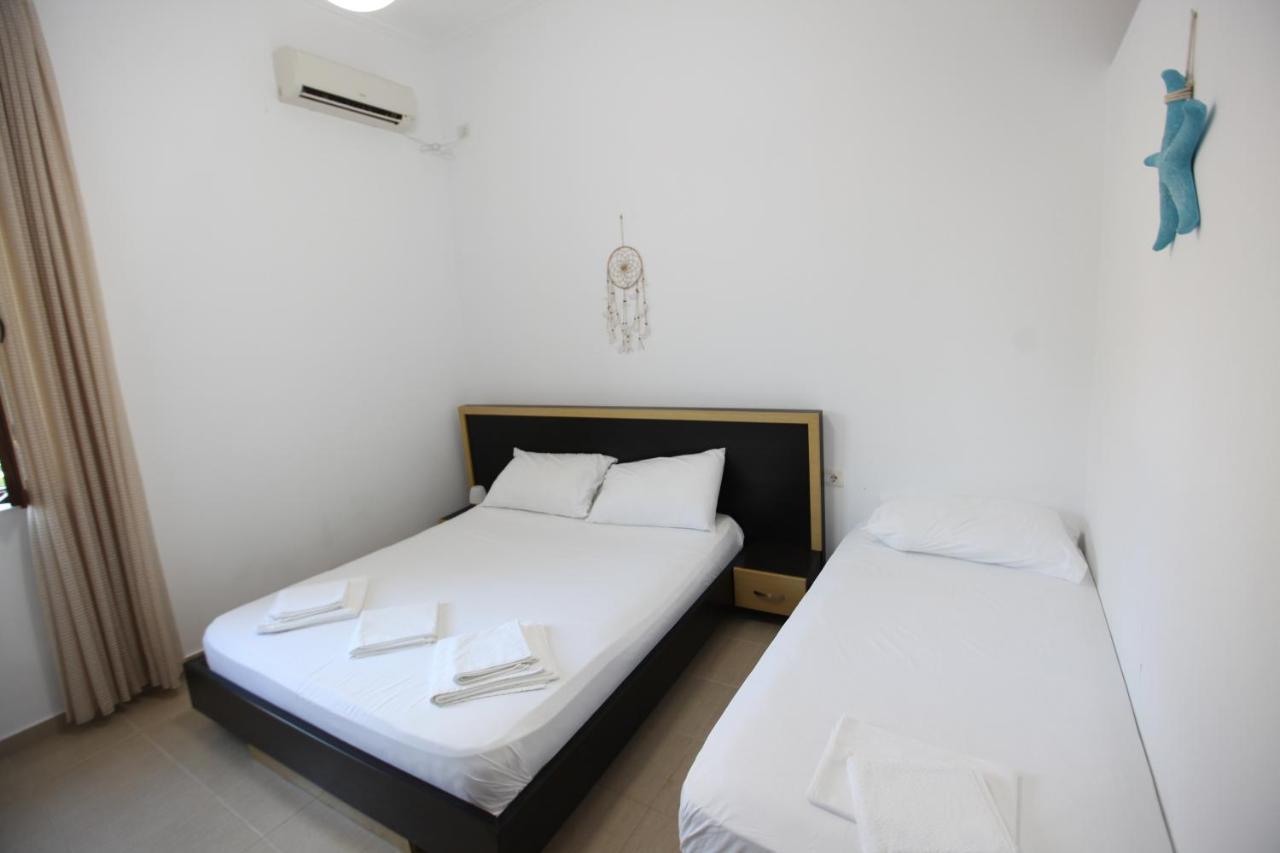 Bunec Beach Resort Piqeras Extérieur photo