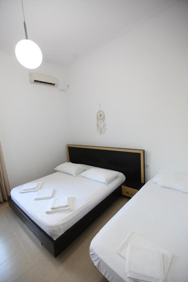 Bunec Beach Resort Piqeras Extérieur photo