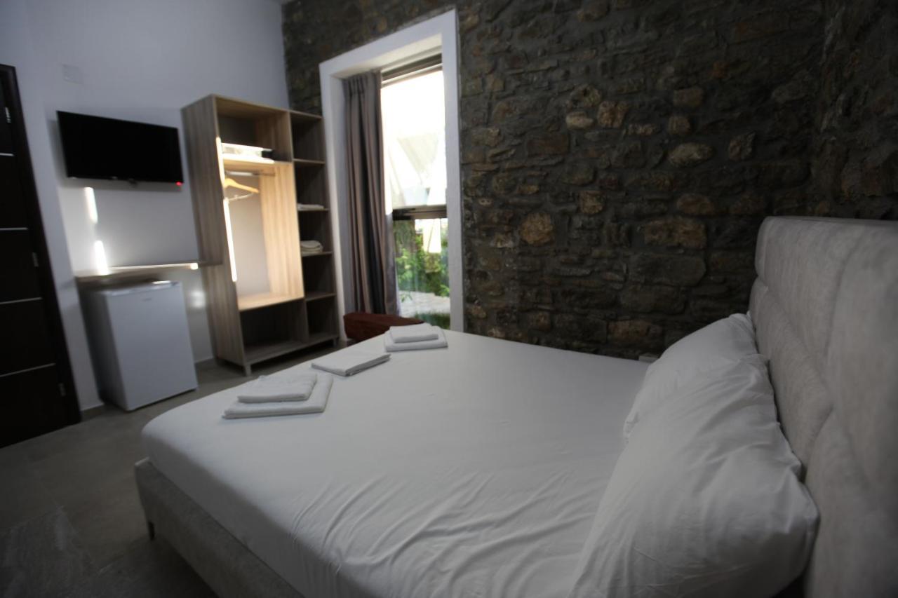 Bunec Beach Resort Piqeras Extérieur photo
