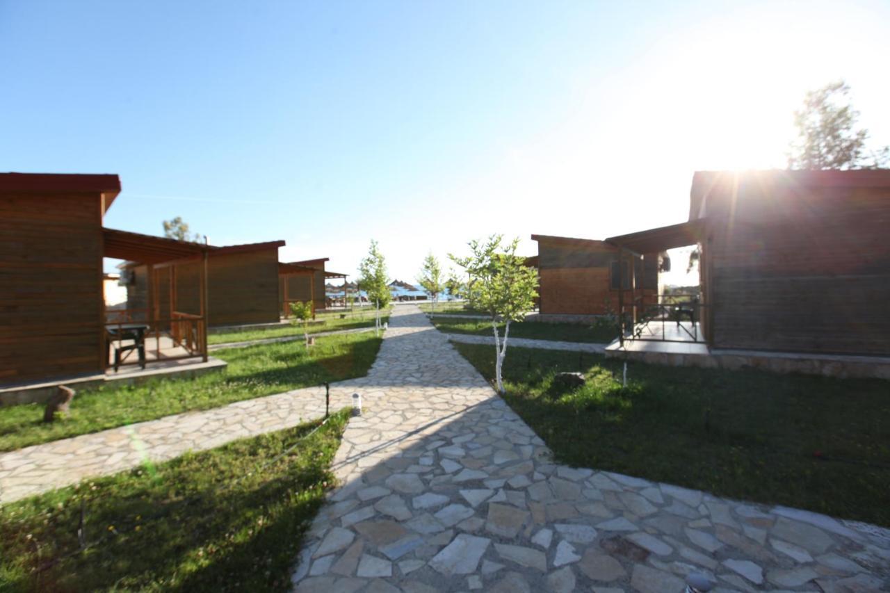 Bunec Beach Resort Piqeras Extérieur photo