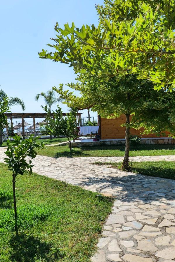Bunec Beach Resort Piqeras Extérieur photo