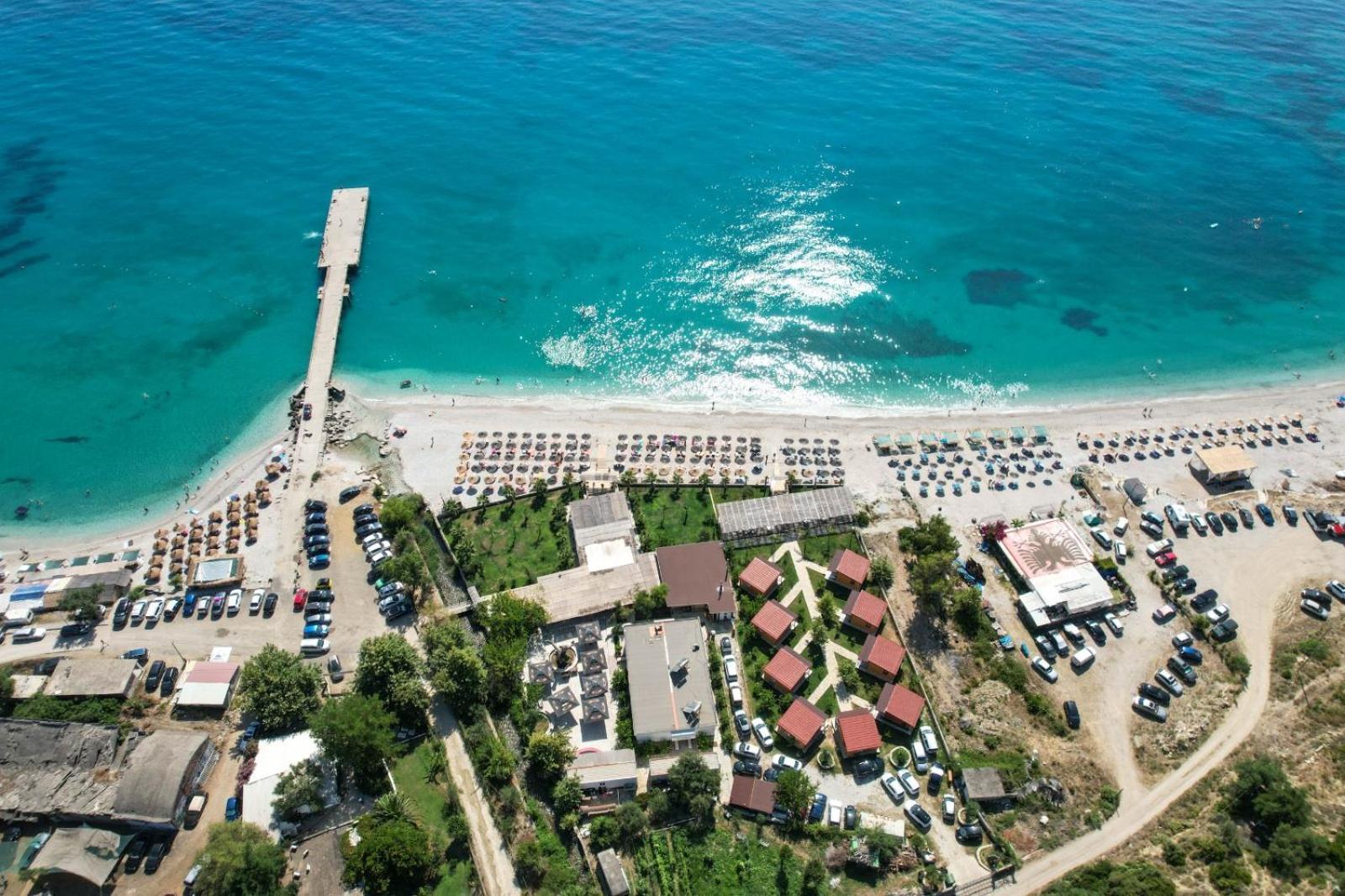 Bunec Beach Resort Piqeras Extérieur photo